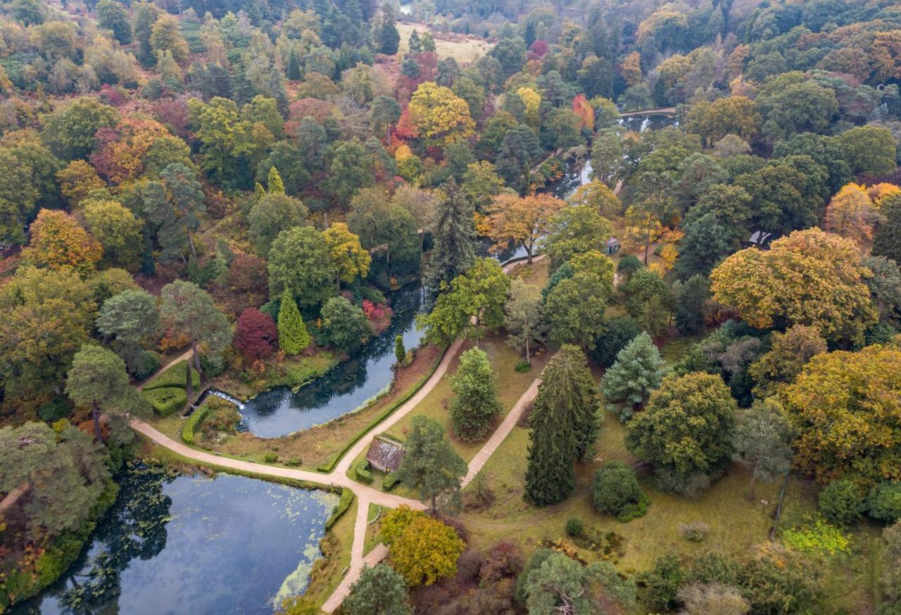 Leonardslee House At Leonardslee Lakes & Gardens Хоршам Экстерьер фото