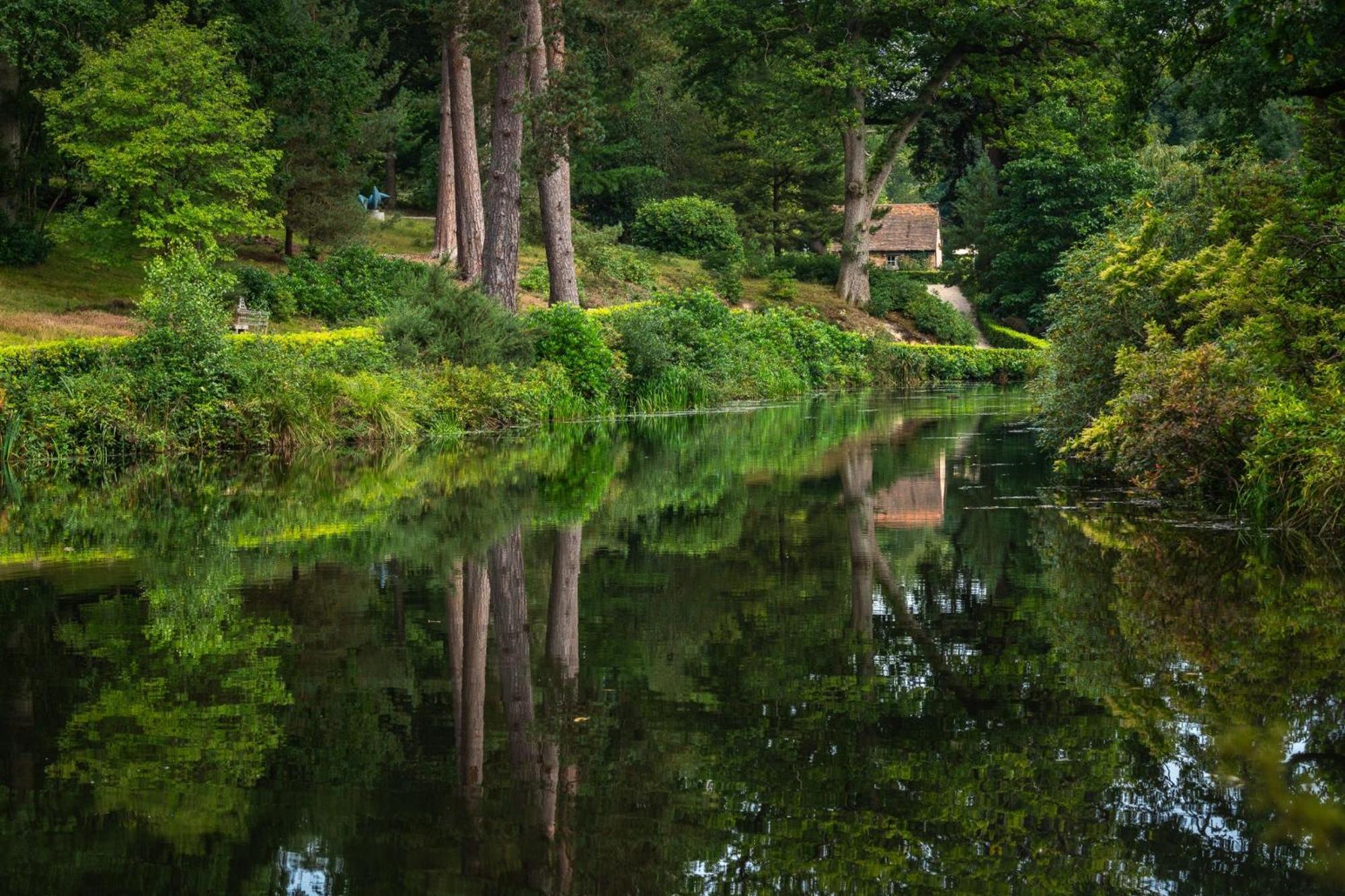 Leonardslee House At Leonardslee Lakes & Gardens Хоршам Экстерьер фото